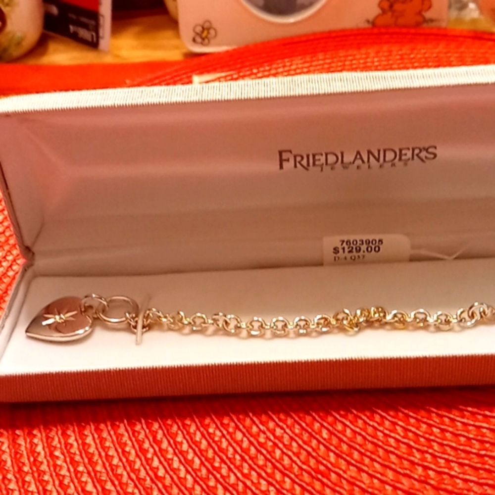 NWT, 7", Sterling Silver, Toggle Bracelet with Diamond Heart Charm✨️✨️✨️✨️💖💕💖